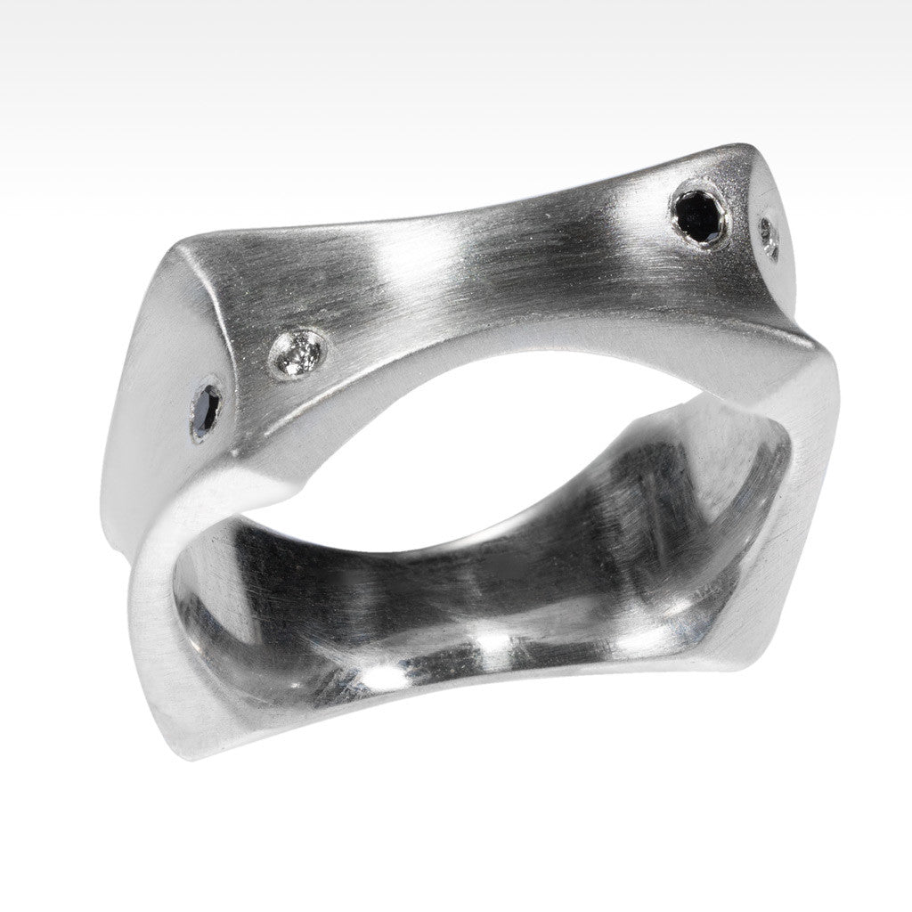 Nefarious – Lyght Jewelers