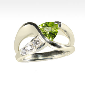 "Fabian" Peridot and Ideal Cut Diamond Ring in 14k Green Gold - Lyght Jewelers 10040 W Cheyenne Ave Ste 160 Las Vegas NV 89129
